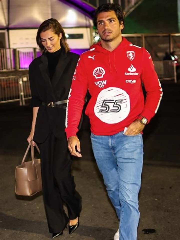 Carlos Sainz Jr.'s Wife: Meet The Racing Star's Partner