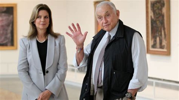 Is Les Wexner Still Married? Unveiling The Marital Status Of The Retail Mogul