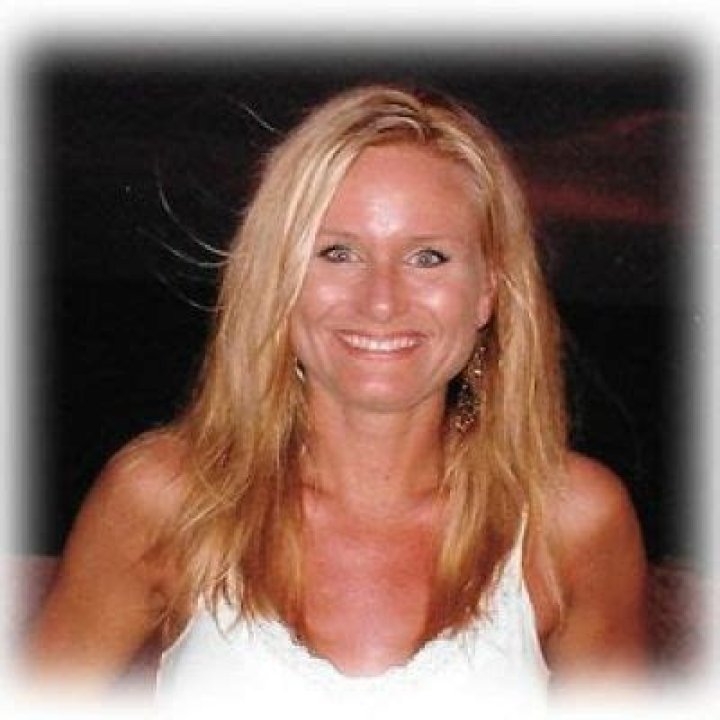 Suzanne TuberVille: A Renowned Fashion Designer