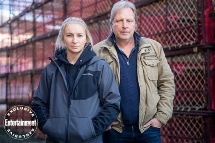 Unlock The Truth: Mandy Hansen's Age Revealed