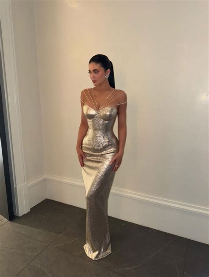 Unveiling Kylie Jenner's Body Weight: The Truth Revealed